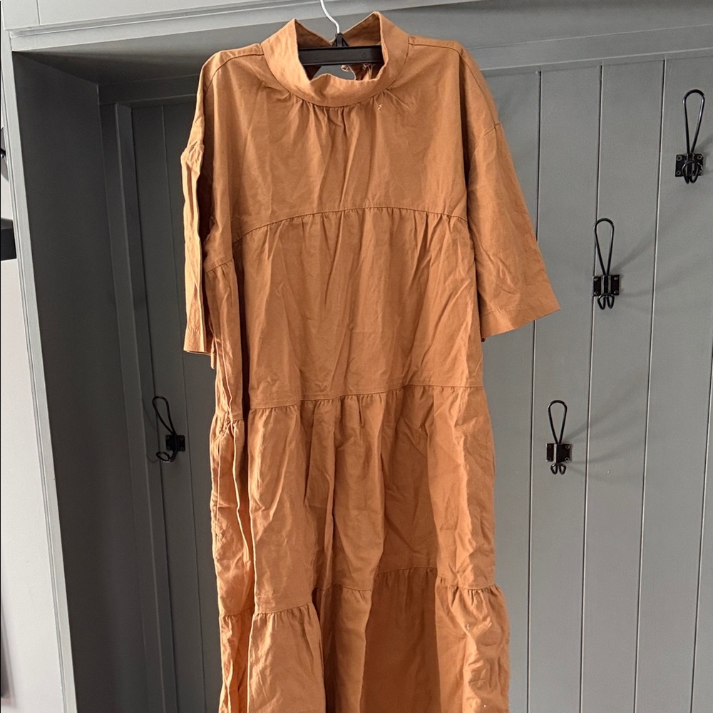 Women’s Everlane Tiered Midi Dress in khaki brown